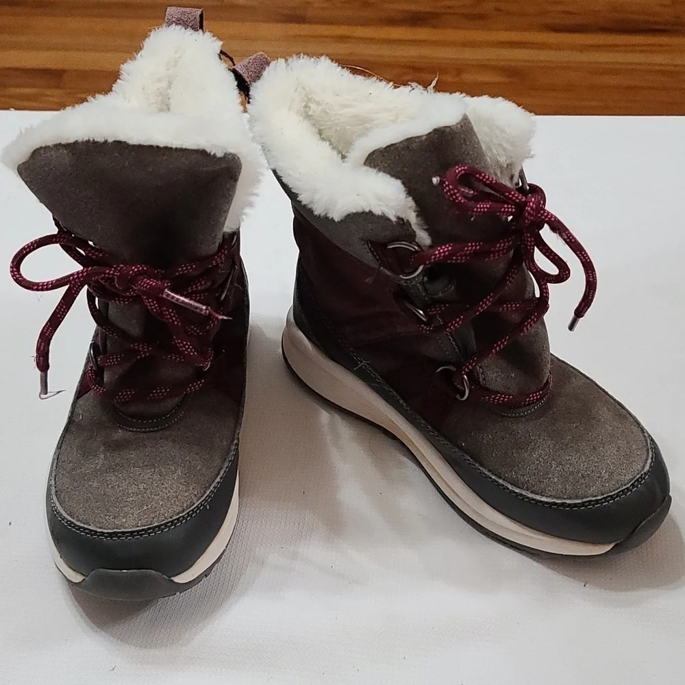 Cat & Jack Girls Winter Snow Boots Gray Burgandy Faux Fur/Suede Sz 2 EUC
